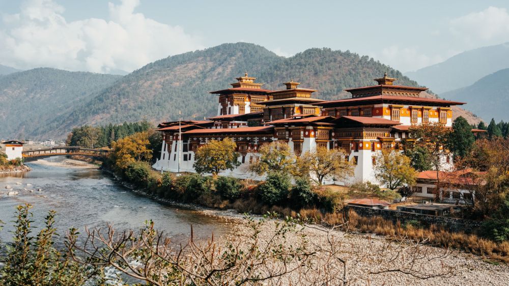 Punakha Dzong Beside The River - HOTEL PARO GRAND Blog
